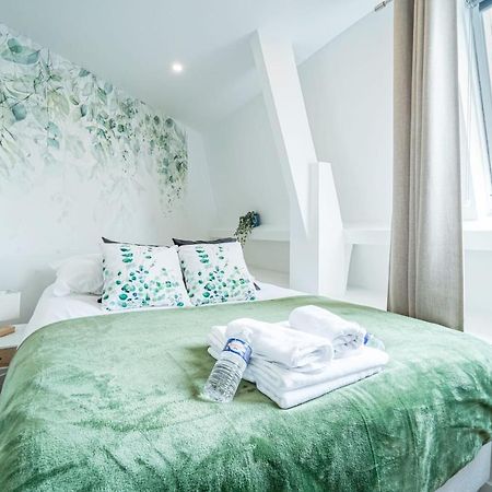 דירות Parisian Flat With Eiffel Tower View מראה חיצוני תמונה