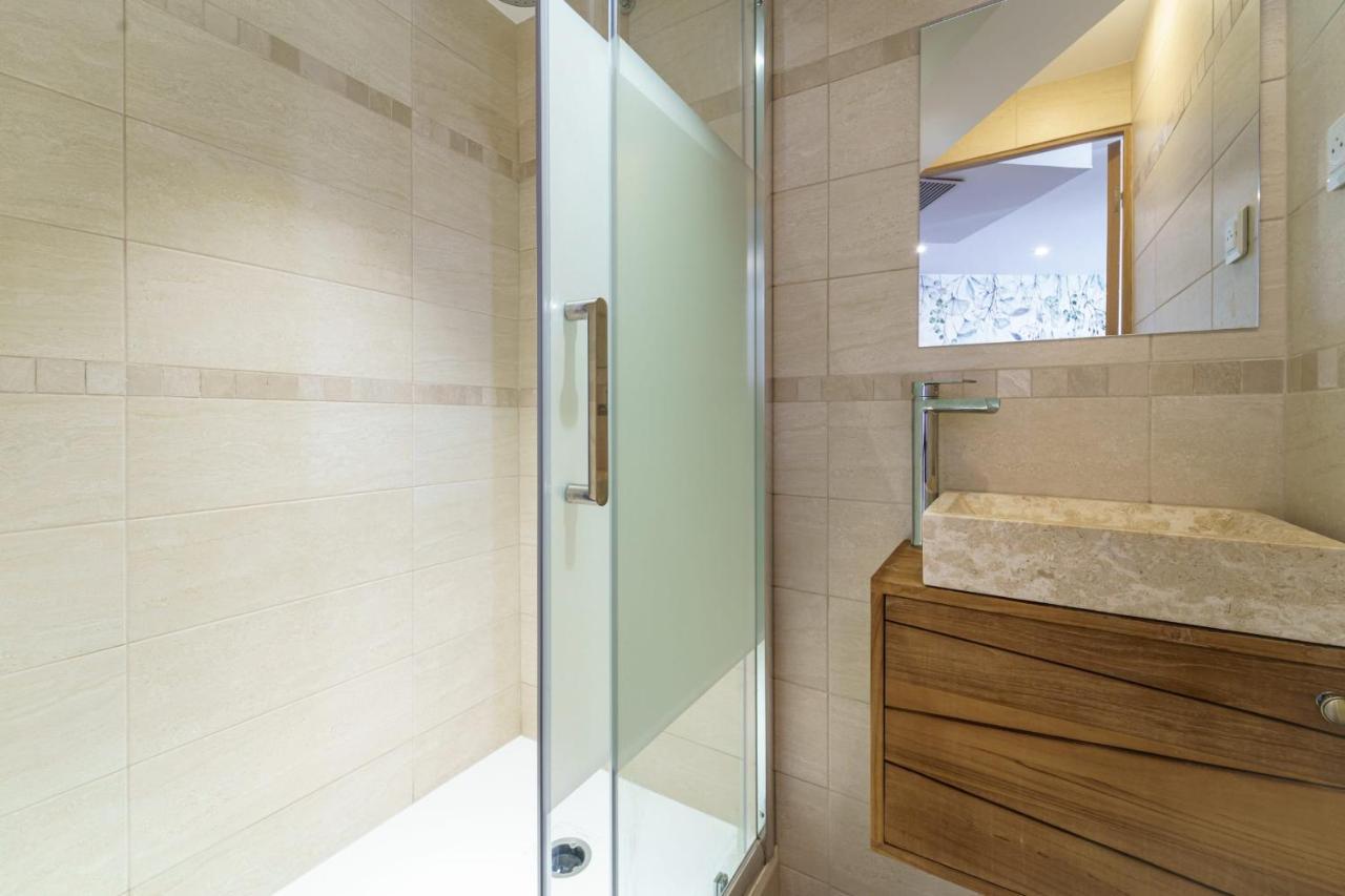 דירות Parisian Flat With Eiffel Tower View מראה חיצוני תמונה